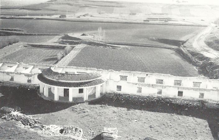 Ruinas del sanatorio penitenciario antituberculoso al pie del castillo de Cuéllar