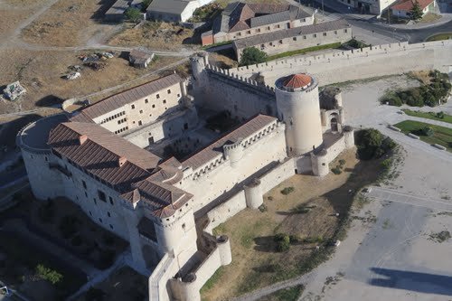 Vista aérea del castillo de Cuéllar y su entorno